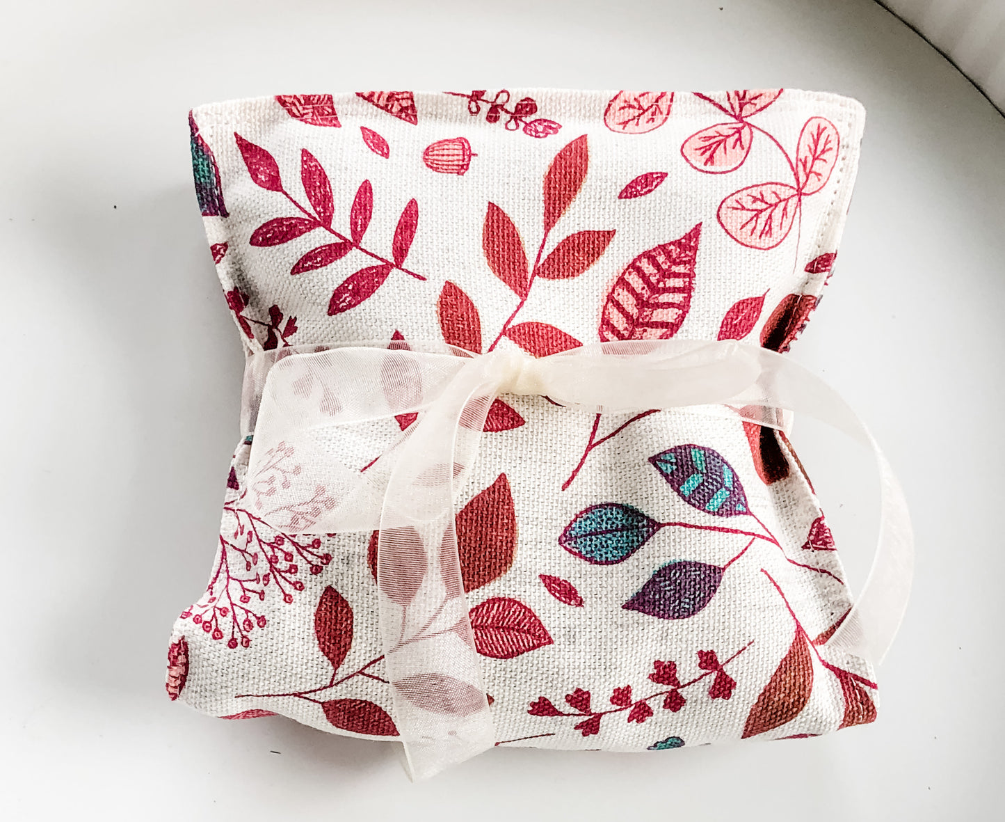 Gift Set: Smooth Lips & Hands & Aromatherapy Eye Pillow